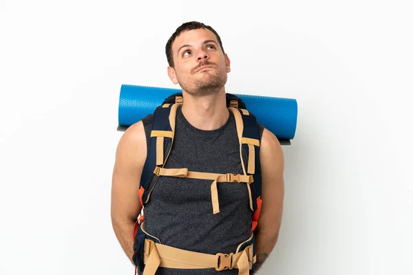 Homme Alpiniste Brésilien Avec Grand Sac Dos Sur Fond Blanc — Photo