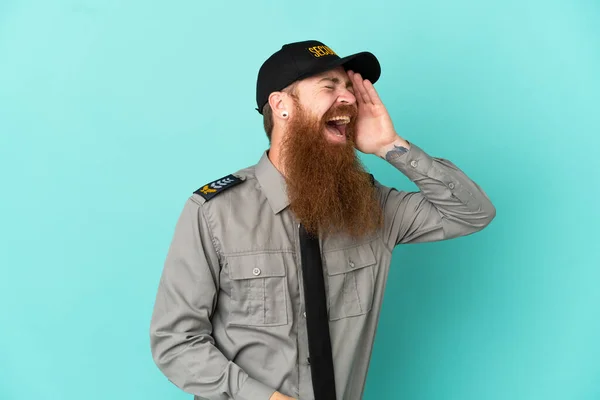 Redhead Bezpečnostní Muž Izolovaný Bílém Pozadí Něco Uvědomil Zamýšlí Řešení — Stock fotografie