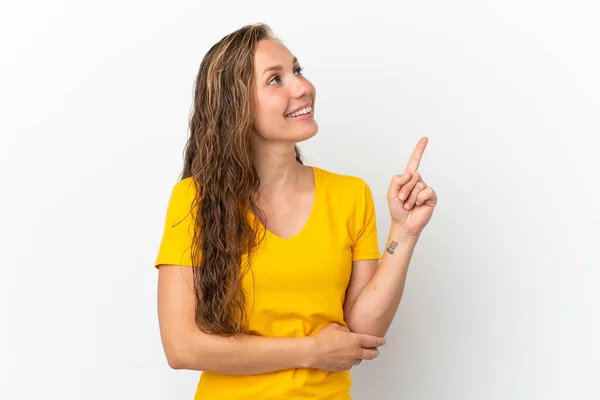 Jonge Kaukasische Vrouw Geïsoleerd Witte Achtergrond Wijzend Een Geweldig Idee — Stockfoto