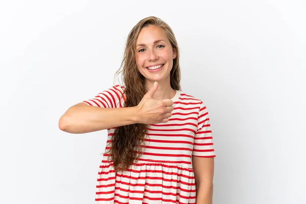 Jovem Mulher Caucasiana Isolado Fundo Branco Dando Gesto Polegar Para — Fotografia de Stock