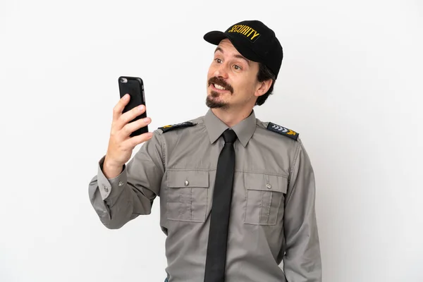 Mladý Kavkazský Bezpečnostní Muž Izolované Bílém Pozadí Dělat Selfie — Stock fotografie