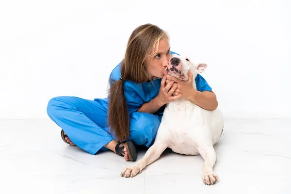 Молодая Английская Ветеринар Собакой — стоковое фото