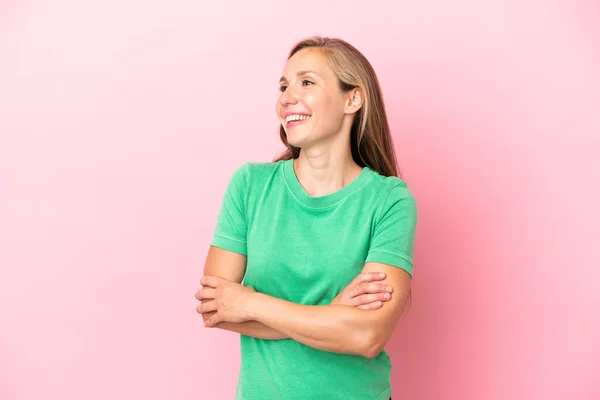 Jong Engels Vrouw Geïsoleerd Roze Achtergrond Gelukkig Glimlachen — Stockfoto