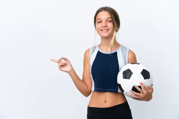 Mały Kaukaski Dziewczyna Grać Piłkę Nożną Odizolowany Biały Tło Wskazując — Zdjęcie stockowe