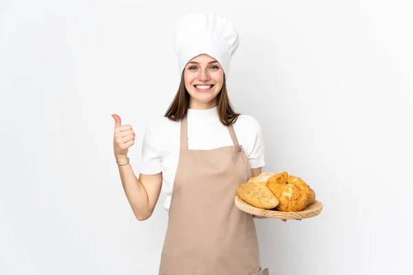 Jovem Mulher Uniforme Chef Isolado Fundo Branco Dando Gesto Polegar — Fotografia de Stock