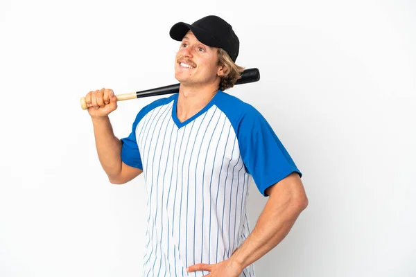 Mladý Blondýnka Muž Hrát Baseball Izolované Bílém Pozadí Pózovat Pažemi — Stock fotografie