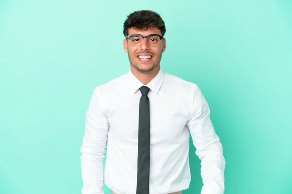 Hombre Caucásico Negocios Aislado Sobre Fondo Azul Con Gafas Feliz —  Fotos de Stock