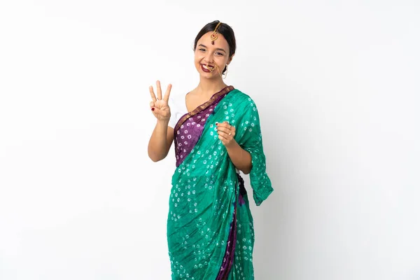 Mladá Indická Žena Izolované Bílém Pozadí Šťastný Počítání Tři Prsty — Stock fotografie