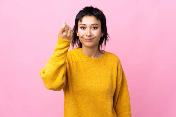 Ung Uruguayansk Kvinna Över Isolerad Rosa Bakgrund Gör Italienska Gest — Stockfoto