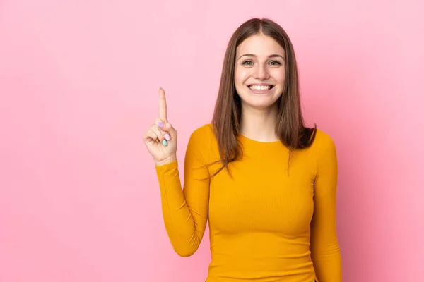 Young Caucasian Woman Isolated Pink Background Pointing Great Idea — Stock Photo, Image