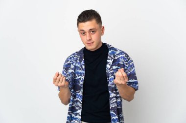 Beyaz arka planda izole genç beyaz adam para jesti yapıyor ama mahvoldu.