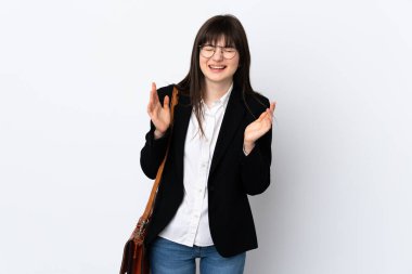 Ukraynalı iş kadını beyaz arka planda izole bir şekilde gülüyor