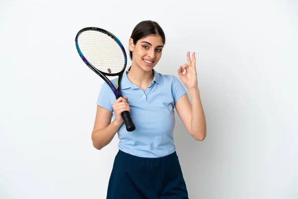 ハンサムな若いテニスプレーヤーCaucasian女性孤立しました上の白い背景ショーOk Signとともに指 — ストック写真