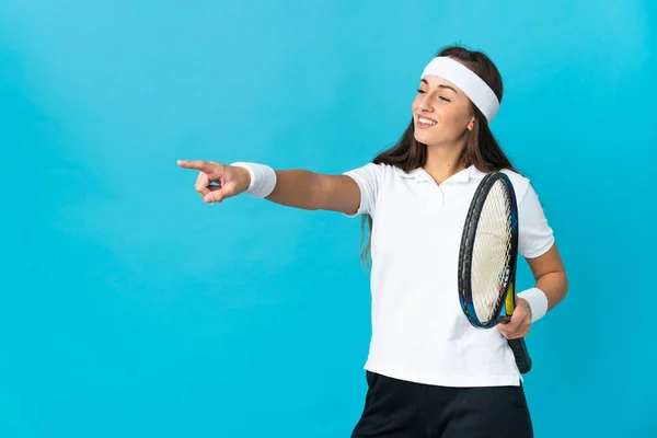 Young Hispanic Woman Isolated Blue Background Playing Tennis — Stock Photo, Image