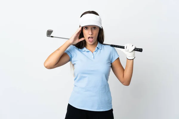 Junge Golferin Vor Isoliertem Weißen Hintergrund Mit Überraschendem Gesichtsausdruck — Stockfoto