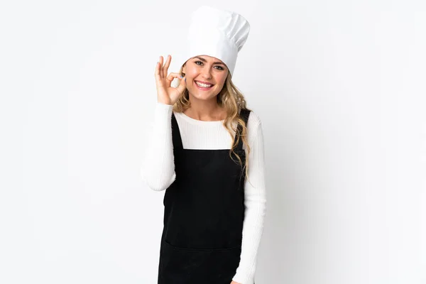 Молода Бразильська Кухарка Ізольована Білому Тлі Показує Знак Пальцями — стокове фото