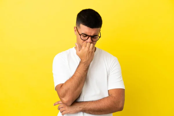 Young Handsome Man Isolated Yellow Background Having Doubts — Stock Photo, Image