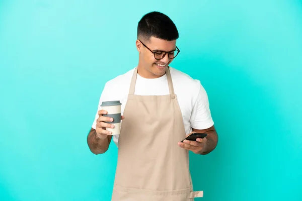 Restaurante Garçom Homem Sobre Fundo Azul Isolado Segurando Café Para — Fotografia de Stock