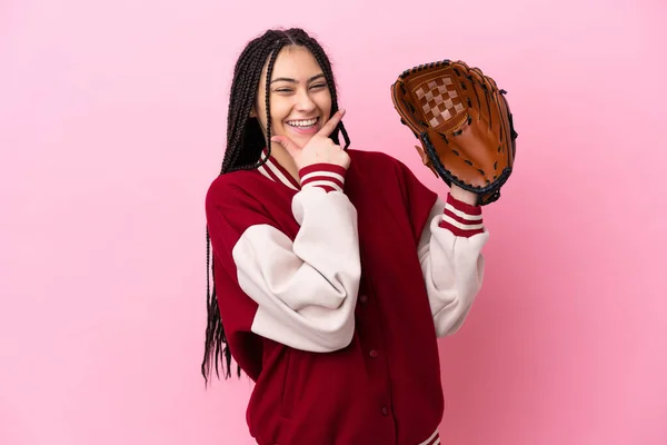 Tiener Speler Met Honkbal Handschoen Geïsoleerd Roze Achtergrond Gelukkig Glimlachend — Stockfoto