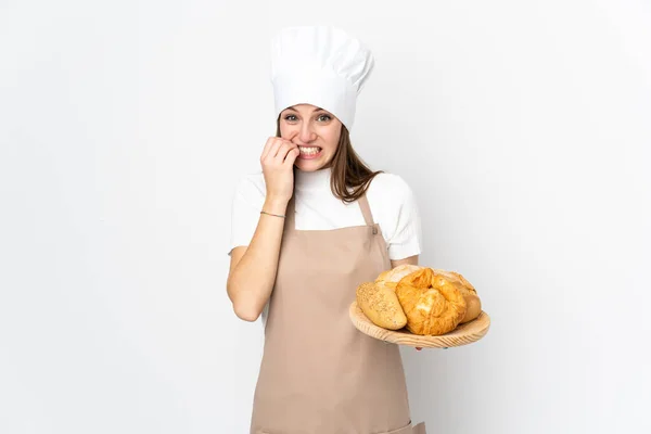 Młoda Kobieta Mundurze Szefa Kuchni Odizolowana Białym Tle Nerwowa Przerażona — Zdjęcie stockowe