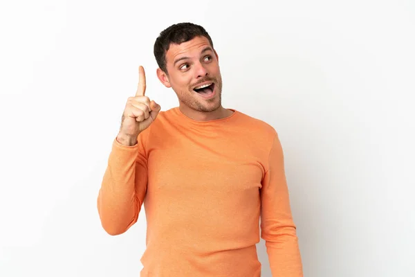 Hombre Brasileño Sobre Fondo Blanco Aislado Con Intención Realizar Solución —  Fotos de Stock