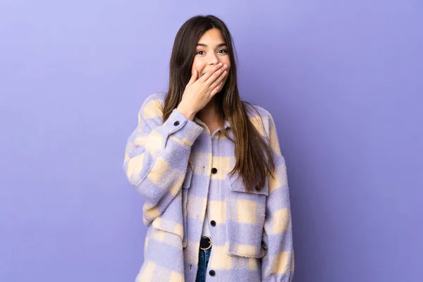 Ragazza Brasiliana Adolescente Sfondo Viola Isolato Felice Sorridente Bocca Copertura — Foto Stock