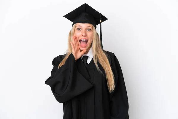 Jovem Universitária Graduada Caucasiana Mulher Isolada Fundo Branco Com Surpresa — Fotografia de Stock