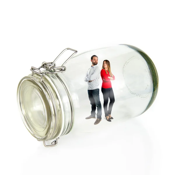 Couple intérieur bocal en verre sur fond blanc — Photo