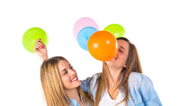 Amigos con globos sobre fondo blanco — Foto de Stock
