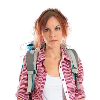 Backpacker izole beyaz arka plan üzerinde