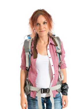 Backpacker izole beyaz arka plan üzerinde