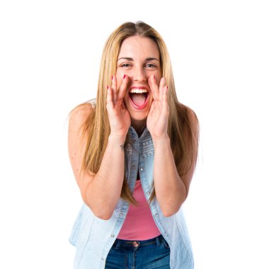 izole beyaz arka plan üzerinde bağıran kız