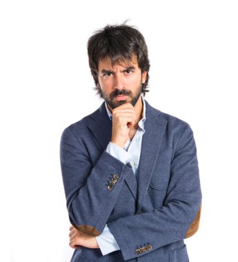 adam izole beyaz arka plan üzerinde düşünme