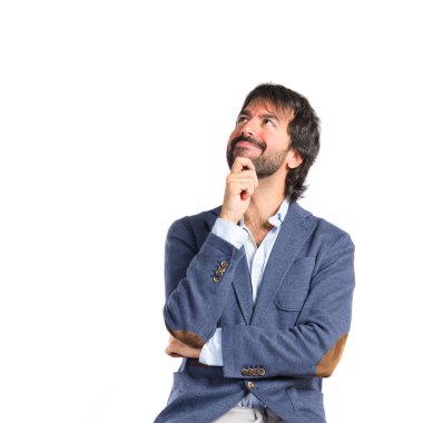 adam izole beyaz arka plan üzerinde düşünme
