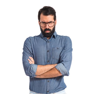 Genç hipster adam izole beyaz arka plan üzerinde