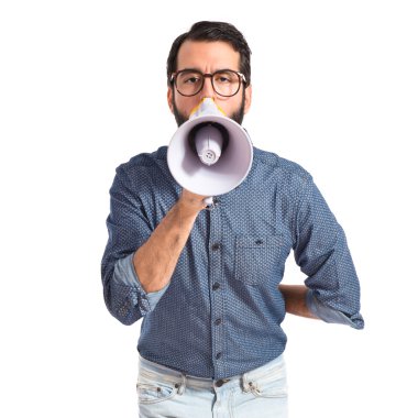 Genç hipster adam tarafından megafon bağırarak
