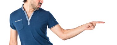 izole beyaz arka plan üzerinde bağıran adam