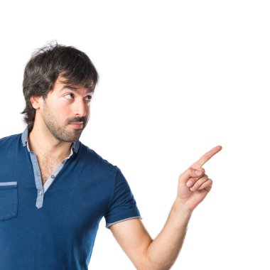 adam izole beyaz arka plan üzerinde düşünme