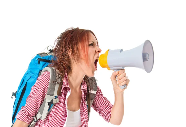 Backpacker schreeuwen door megafoon op witte achtergrond — Stockfoto