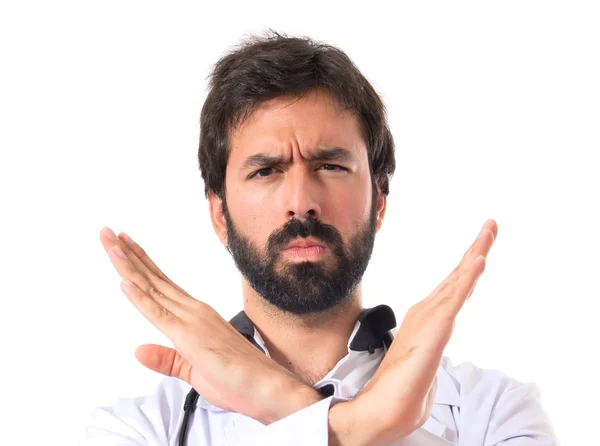 Läkare gör ingen gest över vit bakgrund — Stockfoto