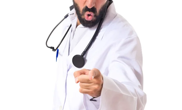 Doctor shouting over isolated white background — Stock Photo, Image