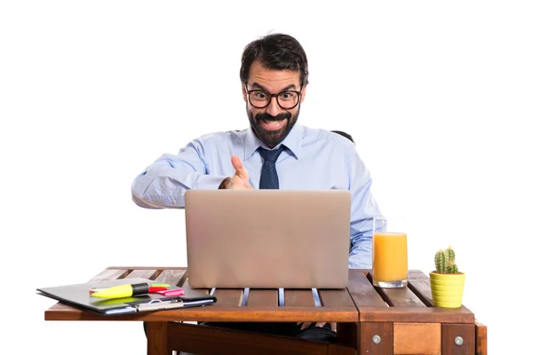 Businessman in his office making a deal — Stock Photo, Image