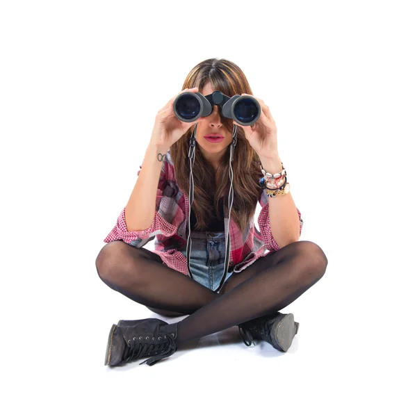 Chica con binoculares sobre fondo blanco aislado —  Fotos de Stock
