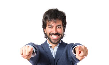 Beyaz arka plan üzerinde öne dönük iş adamı