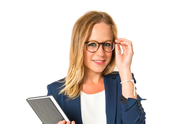 Femme avec livre sur fond blanc — Photo