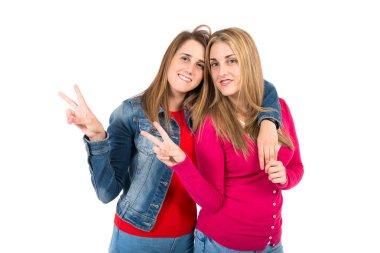 Ok işareti yapım öğrenci kadınlar arka plan beyaz