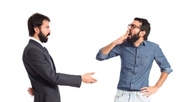 İzole beyaz arka plan üzerinde sahte anlaşma