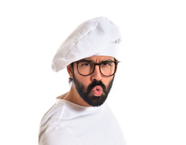 Beyaz arka plan üzerinde bağıran kızgın Şef