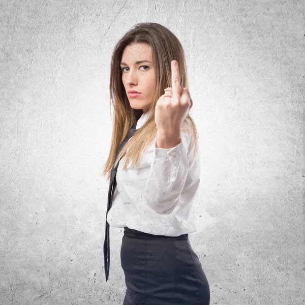 Ung affärskvinna gör horn gest över vit bakgrund — Stockfoto
