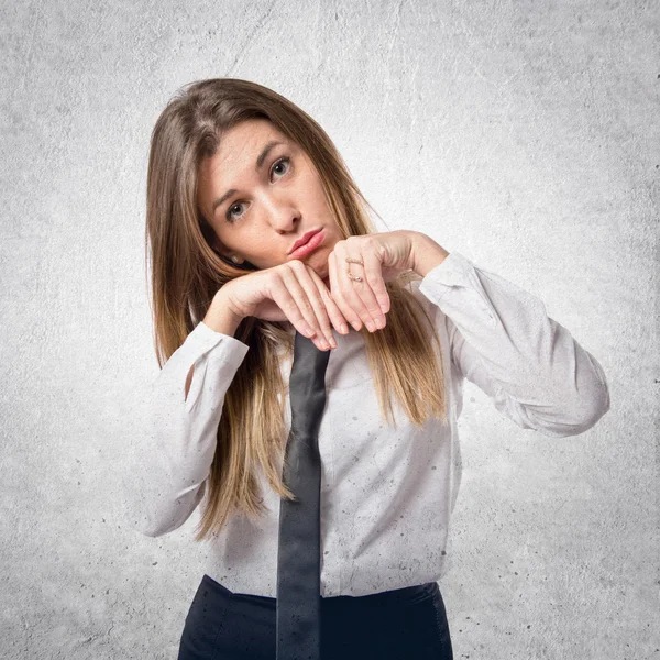 Junge Geschäftsfrau mit isoliertem Hintergrund — Stockfoto